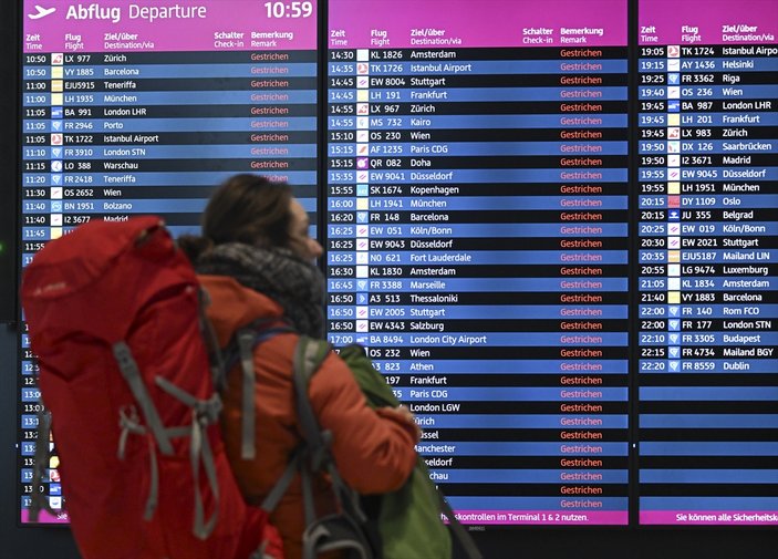 Almanya'da Bandenburg Havalimanı’nda uçuşlara grev engeli