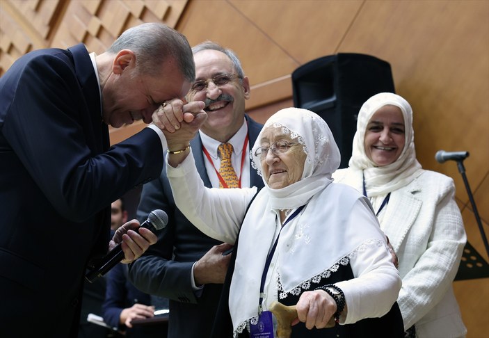 Bayburtlu Alime Nine'den Cumhurbaşkanı Erdoğan'a övgü dolu sözler