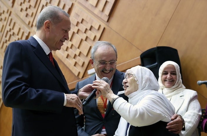 Bayburtlu Alime Nine'den Cumhurbaşkanı Erdoğan'a övgü dolu sözler