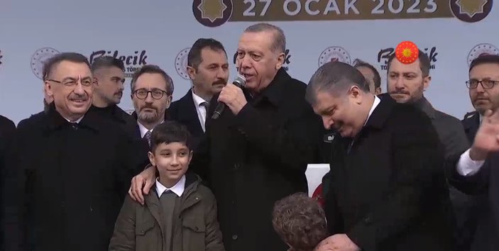 Cumhurbaşkanı Erdoğan 'Duyanlara Duymayanlara' şarkısını söyledi