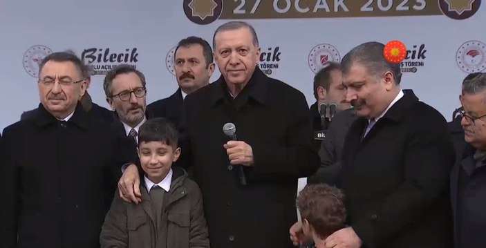 Cumhurbaşkanı Erdoğan 'Duyanlara Duymayanlara' şarkısını söyledi