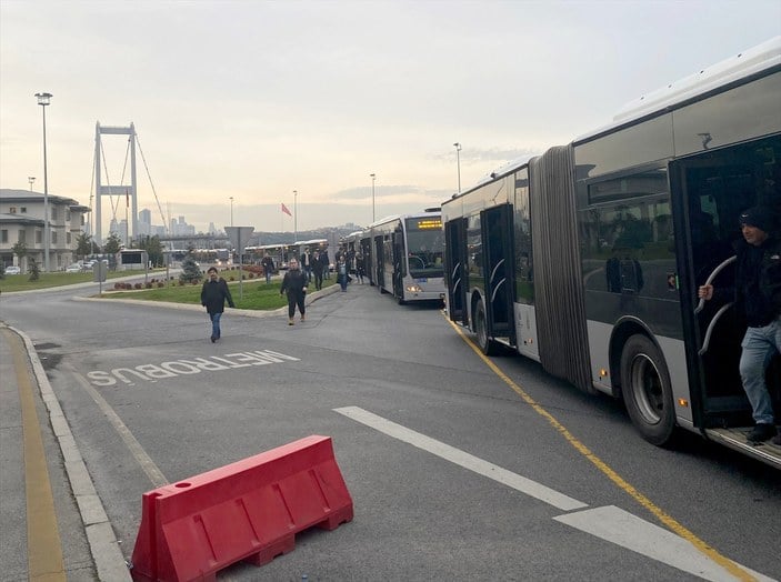 İstanbul'da arızalanan metrobüs yoğunluk oluşturdu