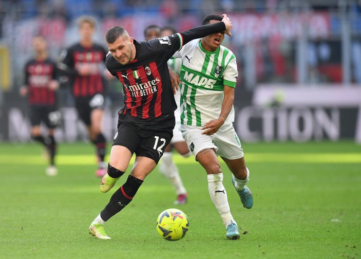 Milan, Sassuolo'ya 5 golle yenildi