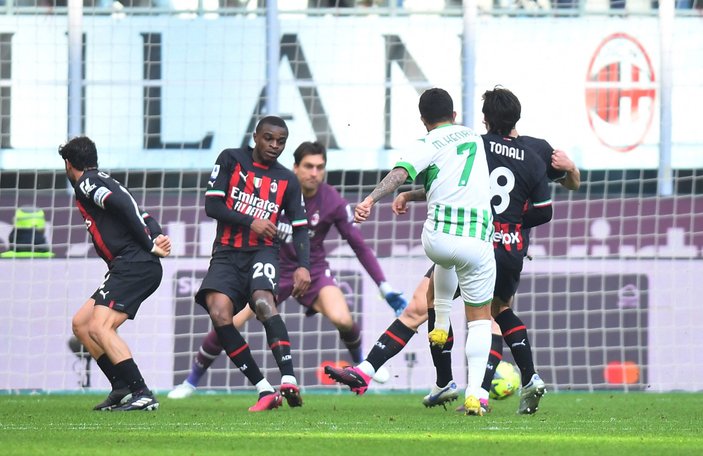 Milan, Sassuolo'ya 5 golle yenildi