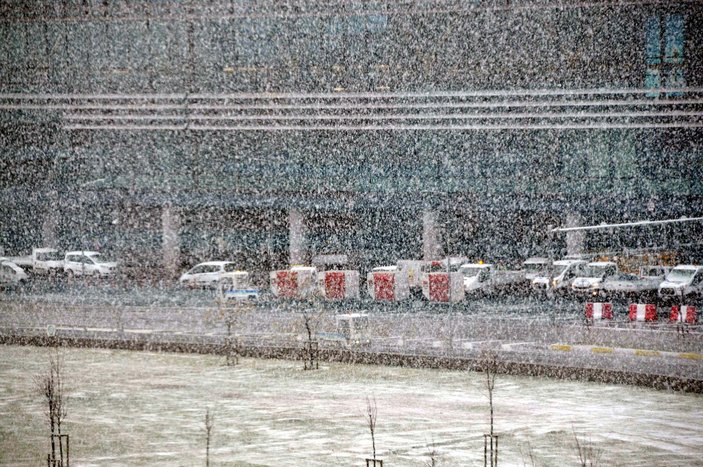 İstanbul Havalimanı'nda kar yağışı  #2