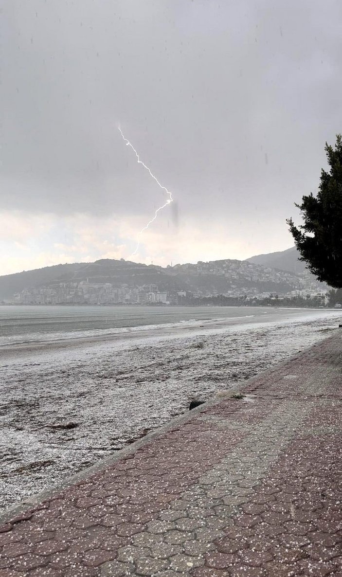 Antalya Finike'ye sulu kar ve dolu yağdı/ Ek fotoğraflar #5