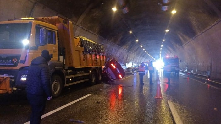 Bolu Dağı'nda yaşanan kaza sonrası İstanbul yönü trafiğe kapatıldı