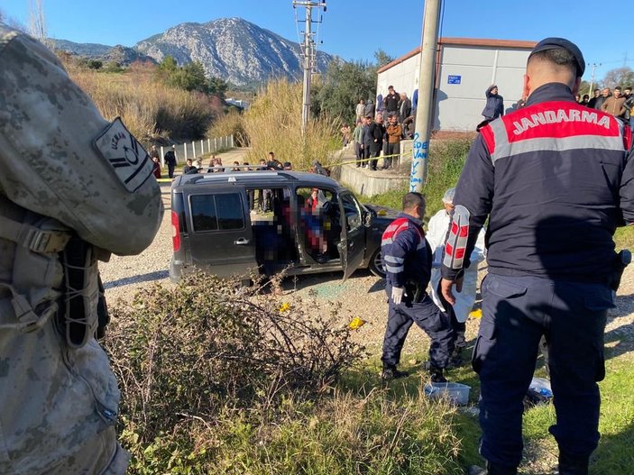 Antalya’da cinayet: 3 ölü, 1 yaralı