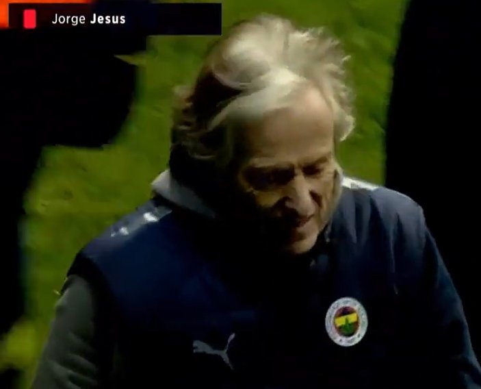 Fenerbahçe Teknik Direktörü Jorge Jesus kırmızı kart gördü