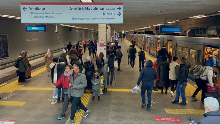 İstanbul'da metro çilesi: Seferler yapılamıyor