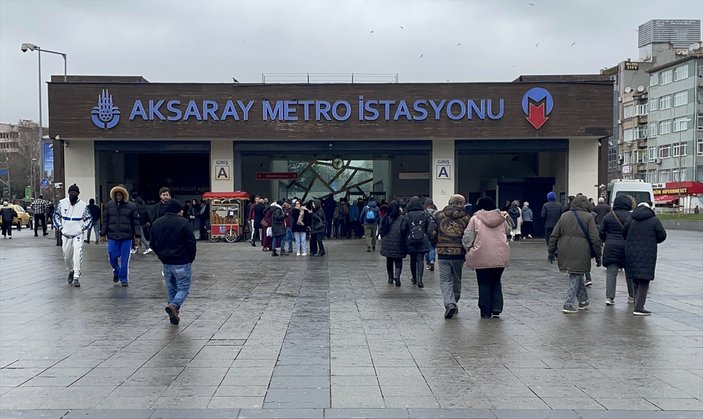 İstanbul'da metro çilesi: Seferler yapılamıyor