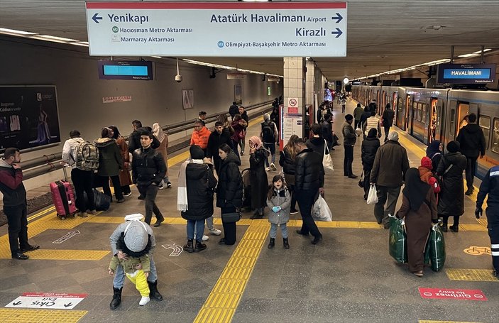 İstanbul'da metro çilesi: Seferler yapılamıyor