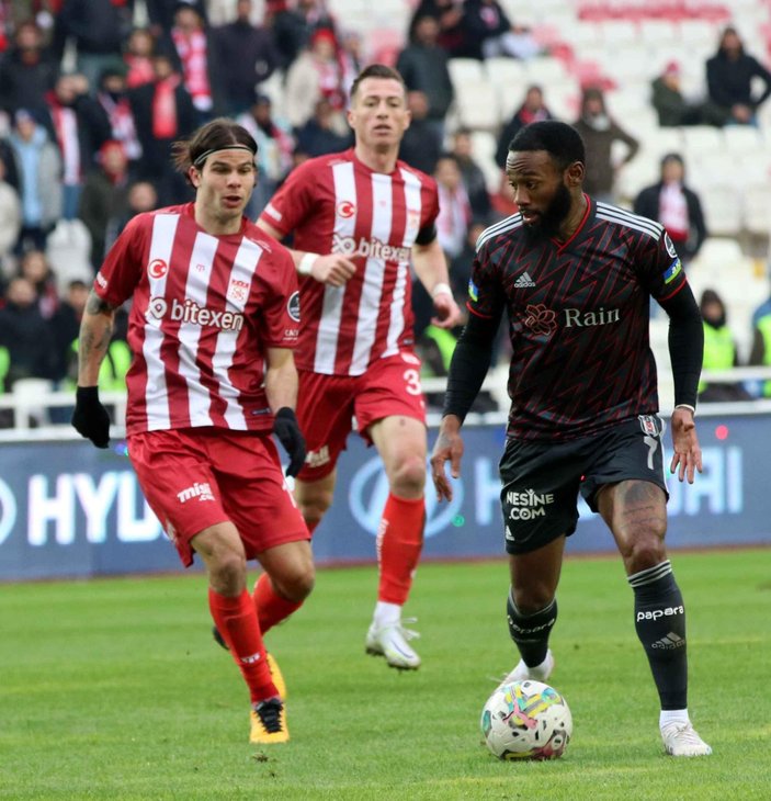 Sivasspor maçında skandal: N'Koudou formasında arma olmadan oynadı