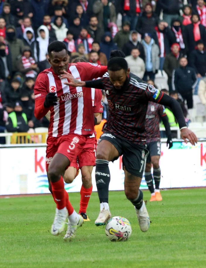Sivasspor maçında skandal: N'Koudou formasında arma olmadan oynadı