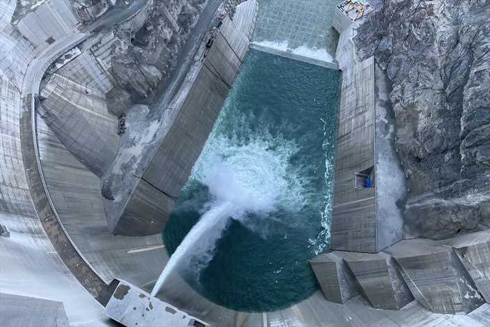 Yusufeli Barajı ve HES'te su seviyesi 74 metre oldu