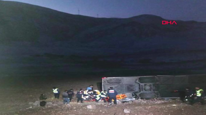 Afyonkarahisar'da kaza: 6 ölü, onlarca yaralı var