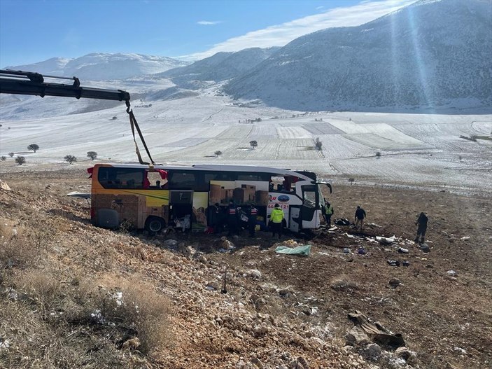 Afyonkarahisar'da kaza: 8 ölü, 35 yaralı