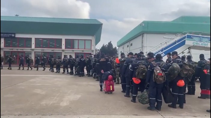 Azerbaycan'dan gelen kurtarma ekibi Kahramanmaraş'ta