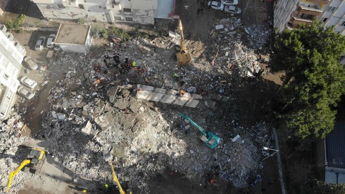 Osmaniye'deki 7.7 büyüklüğündeki depremin enkazı havadan görüntülendi