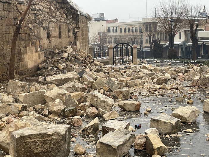 Tarihi Gaziantep Kalesi, depremde yıkıldı