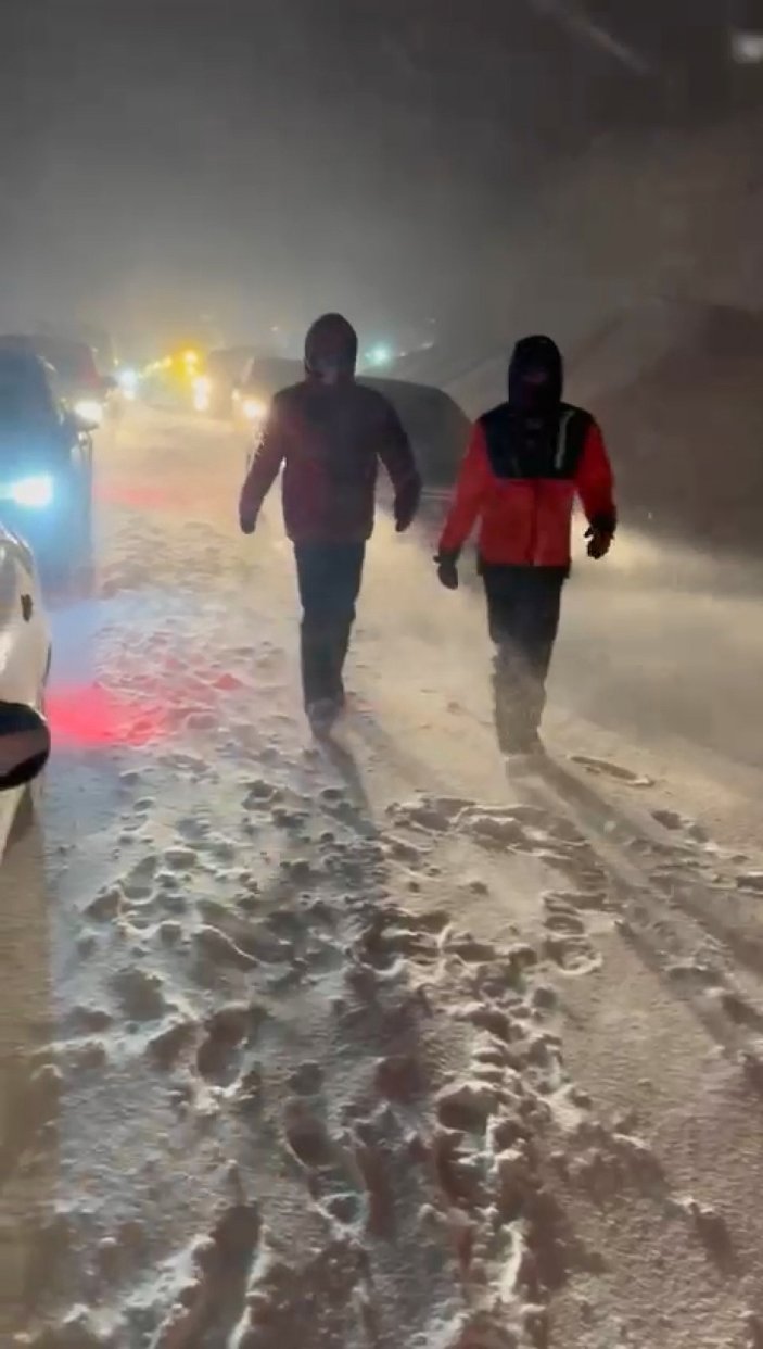 Uludağ'da kar kalınlığı 1 metreye yaklaştı; kent merkezinde ekipler teyakkuzda (3) #2