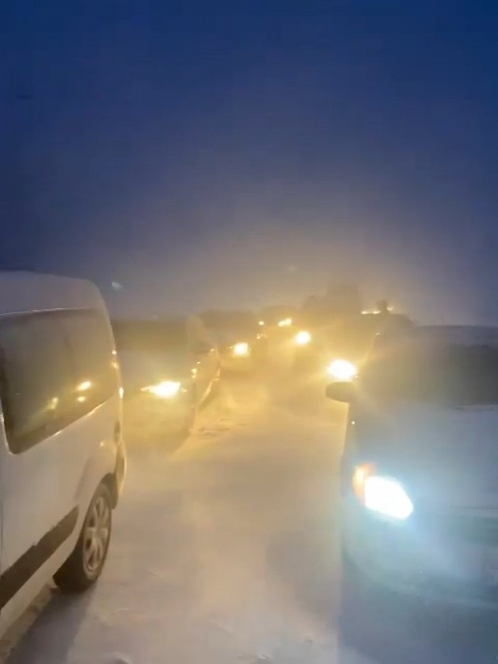 Uludağ'da kar kalınlığı 1 metreye yaklaştı; kent merkezinde ekipler teyakkuzda (3) #4