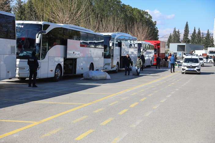 İzmir'den gönüllü 225 polis deprem bölgesine gidiyor