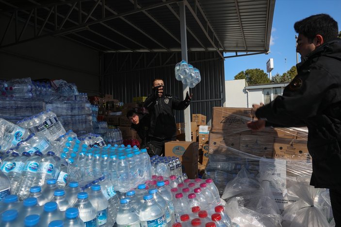 İzmir'den gönüllü 225 polis deprem bölgesine gidiyor