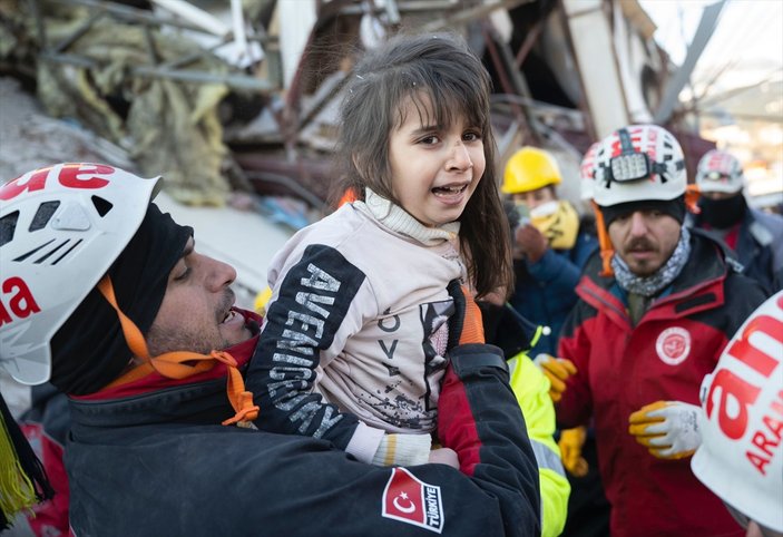 Kahramanmaraş'ta 7 yaşındaki çocuk, 61 saat sonra yaralı kurtarıldı