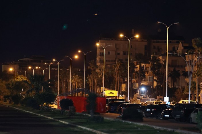 Depremde sönen sokak lambalarına yeniden enerji verilmeye başlandı #1