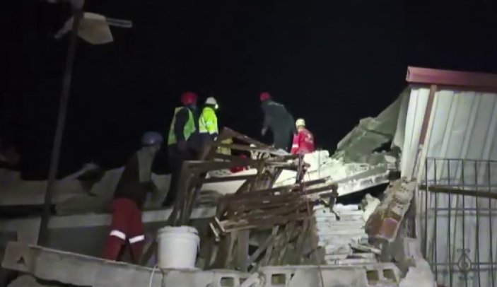 Hatay'da 8 yaşındaki Ali, 87 saat sonra kurtarıldı