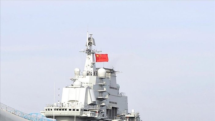 Çin'in donanma gemisi Japon kara <a rel=