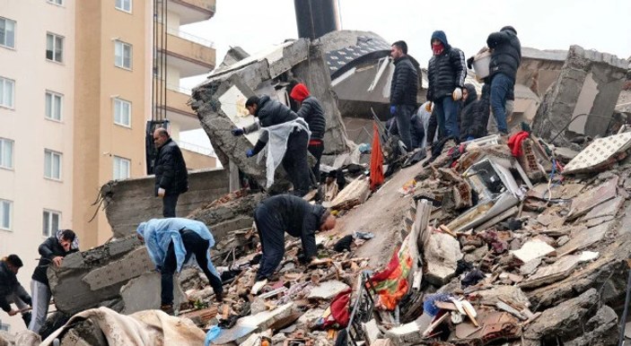 Gaziantep'te yıkılan binanın şantiye şefi Nazmi Tosun gözaltına alındı