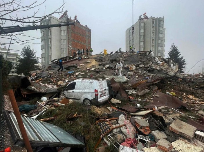 Gaziantep'te yıkılan binanın şantiye şefi Nazmi Tosun gözaltına alındı