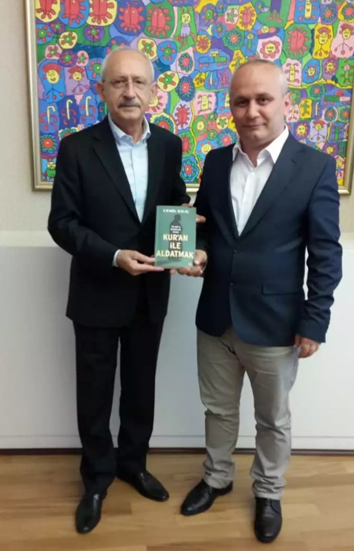 CHP'li İlahiyatçı Cemil Kılıç: Enkaz çıkarırken Allah'u Ekber diyenler propaganda yapıyor