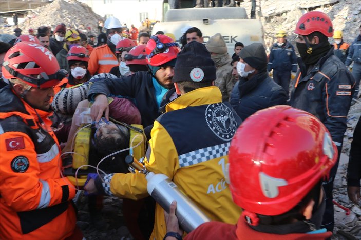 Kahramanmaraş'ta 206. saatte bir kadın kurtarıldı