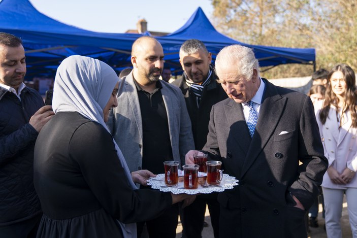 İngiltere Kralı 3. Charles'ten yardım gönüllülerine ziyaret