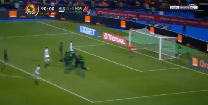 Mahrez'in frikik golüyle Cezayir finale çıktı