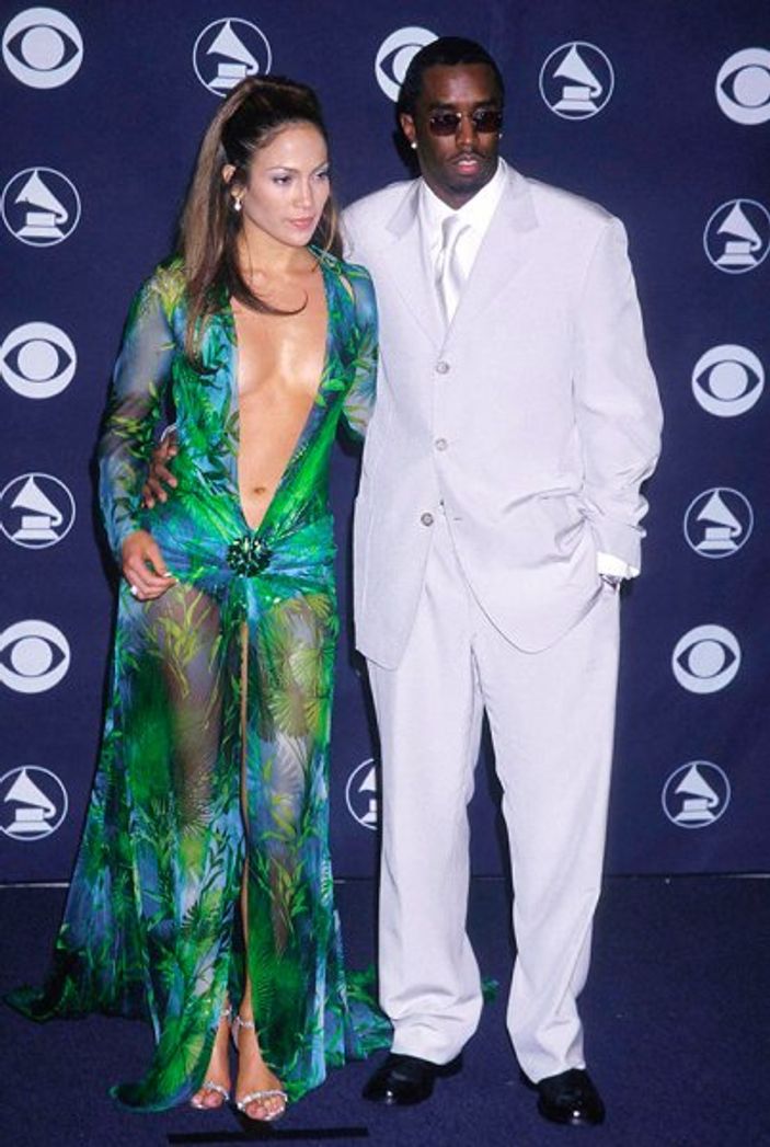 Jennifer Lopez'in elbisesi Google'u harekete geçirdi