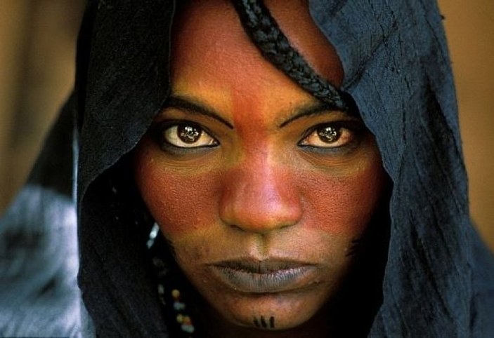 Afrika'da kalan son göçebe kabilelerden büyüleyici portreler 