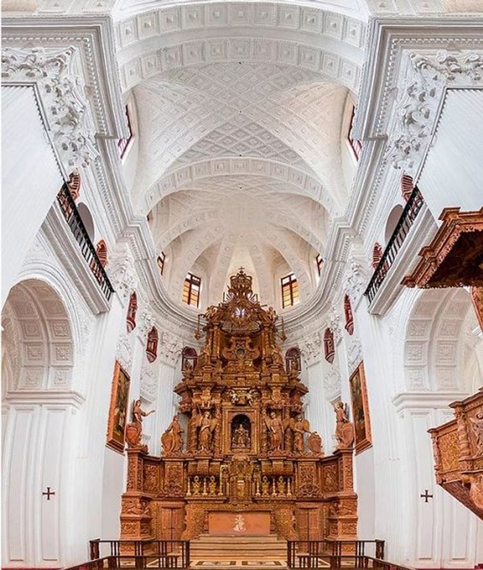 En güzel sanatsal kilise tavanları