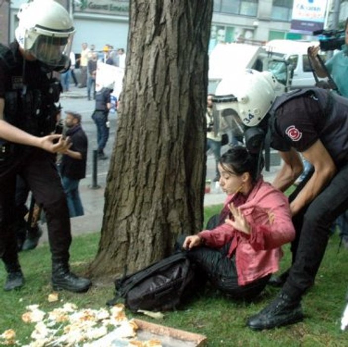Taksim'de Gezi Parkı'na polis müdahalesi