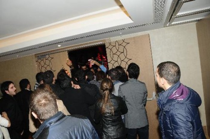 Gülşen'in konseri yağmalandı
