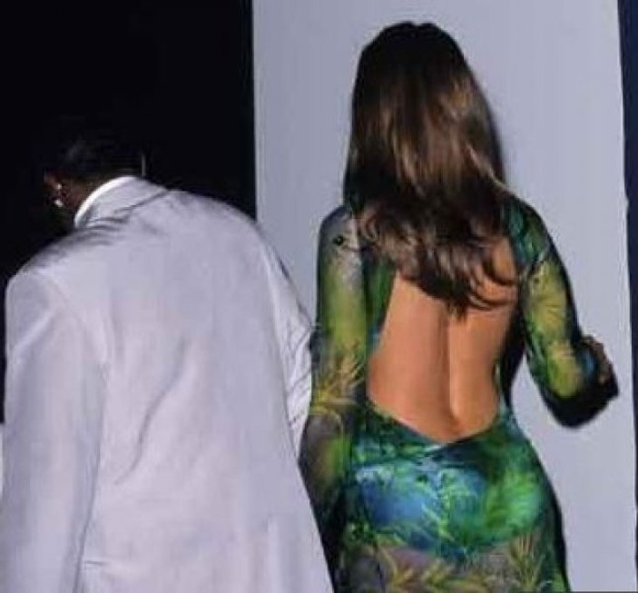 Jennifer Lopez'in elbisesi Google'u harekete geçirdi