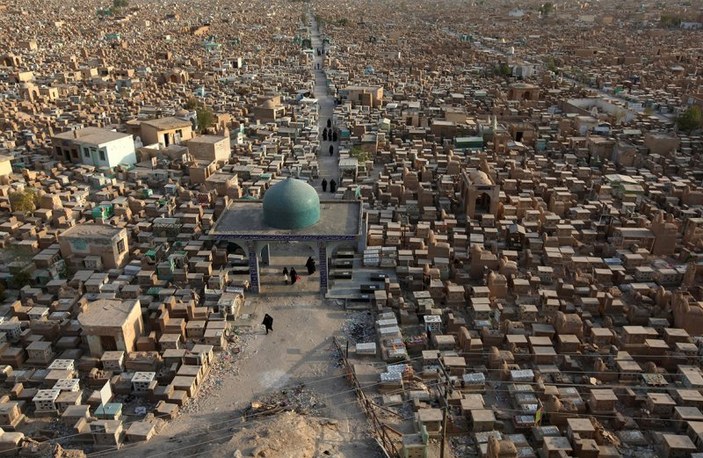 Dünyanın en büyük mezarlığı Irak'ta bulunuyor