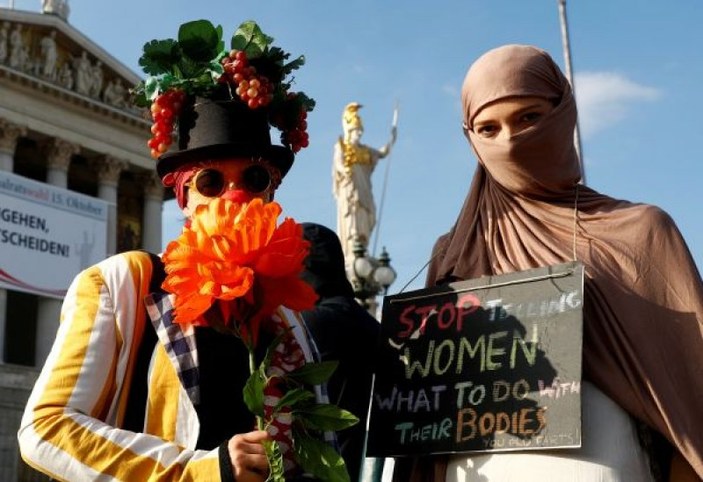 Avusturya'da burka yasağı protestosu