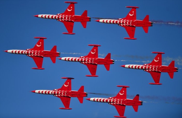 Türk Yıldızları Şanlıurfa'da uçtu