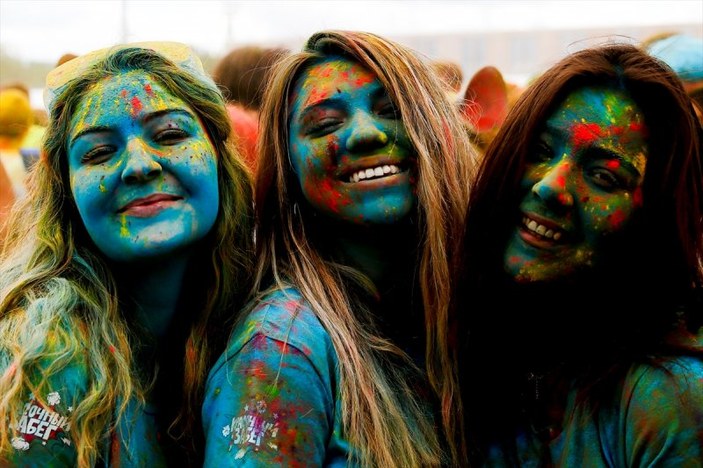 Rusya'da 'Color Run' festivali ilgi gördü