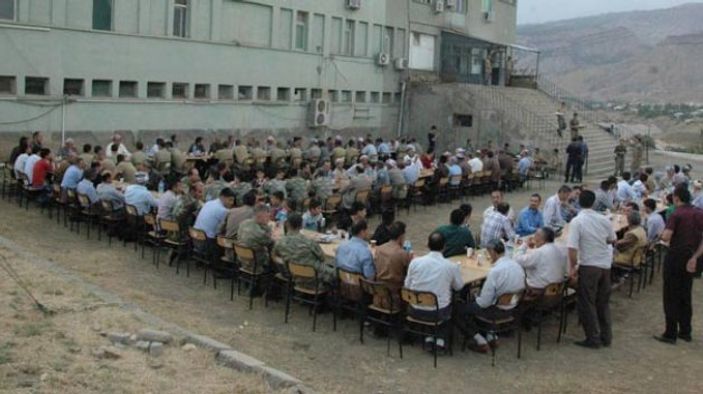 Irak sınırında bayram sevinci