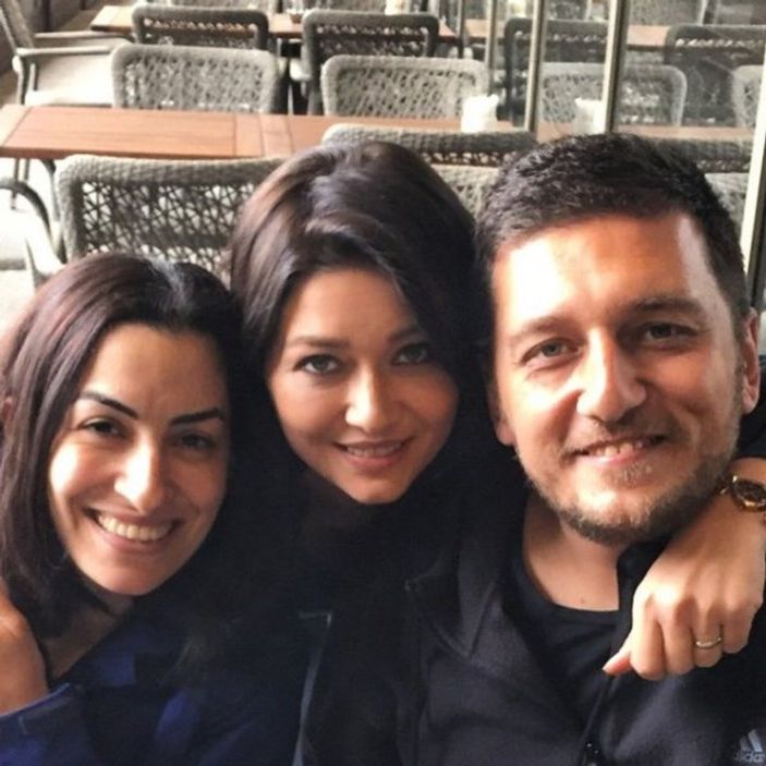 Ünlü isimler kardeşleriyle aynı karede